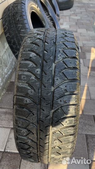 Yokohama Ice Guard 5 IG50 A 215/60 R16 19C