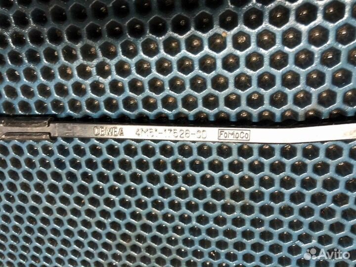 Поводок стеклоочистителя левый L