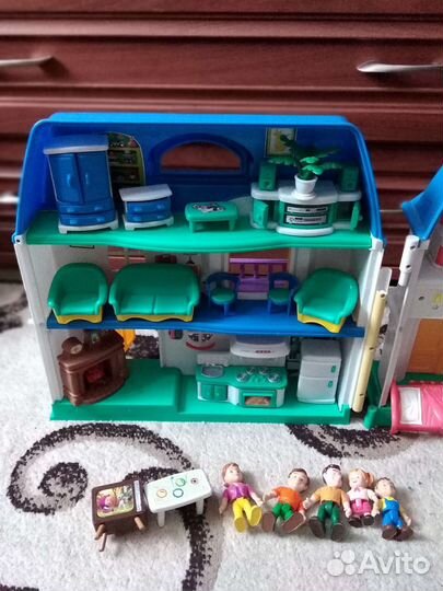 Кукольный домик с мебелью