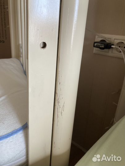 Детская кроватка с маятником и ящиком