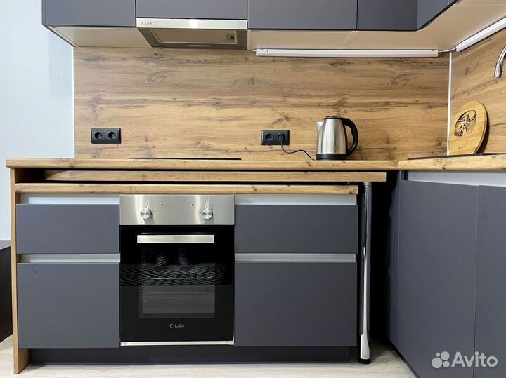 Кухня в потолок на заказ