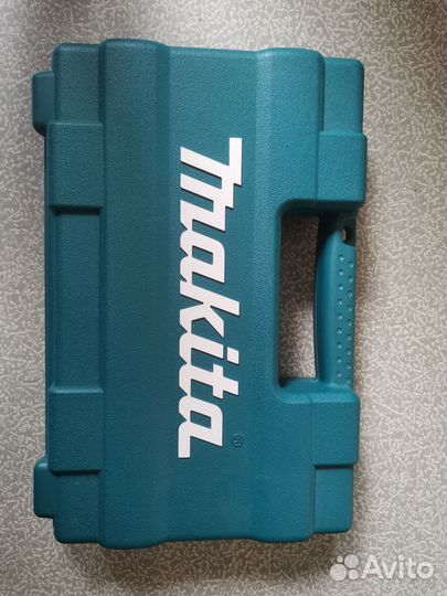 Аккумуляторная отвертка Makita DF001DW