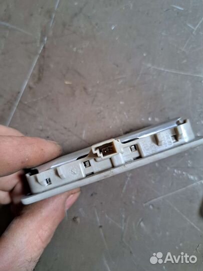 Плафон освещения салона BMW F01