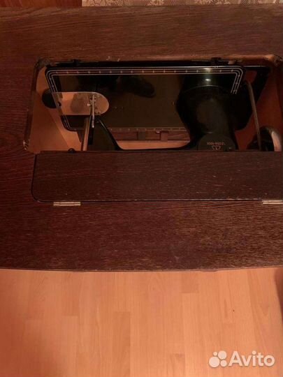 Швейная машина Kohler, с тумбой