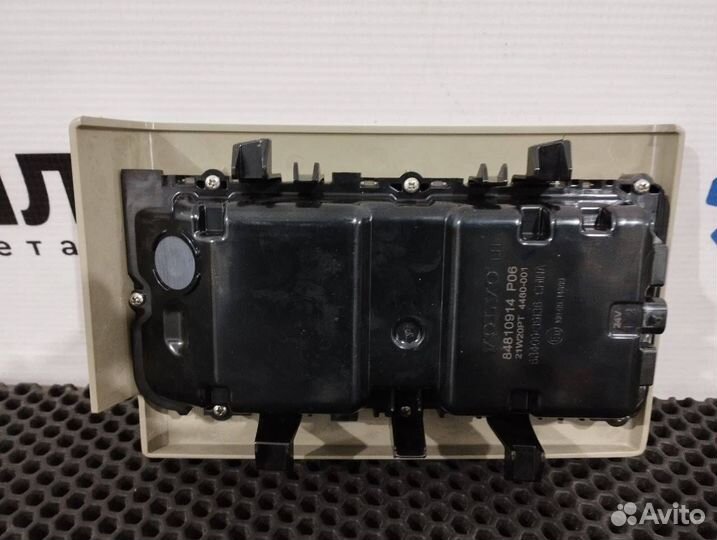 Фонарь салона (плафон) левый Volvo FH5 84810914