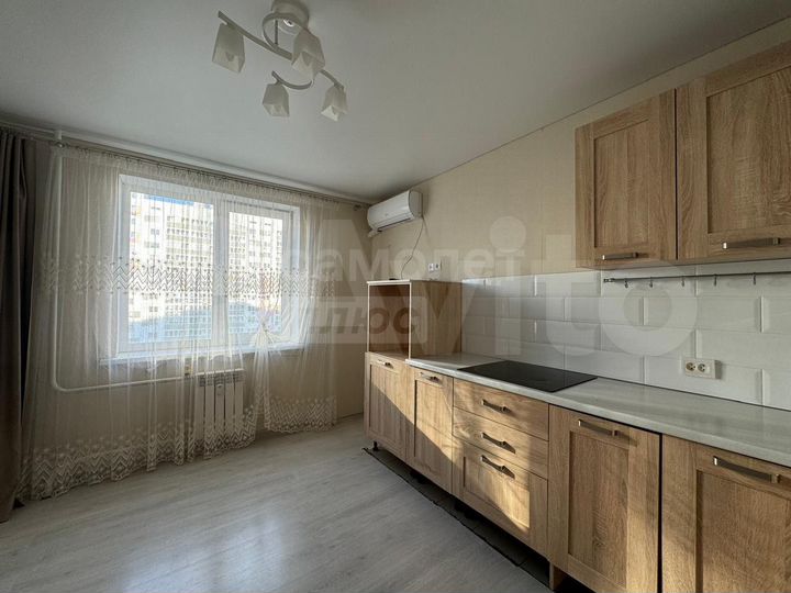 2-к. квартира, 57,5 м², 8/15 эт.