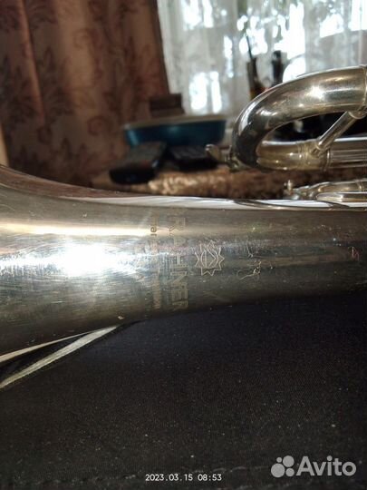 Музыкальный духовой инструмент труба