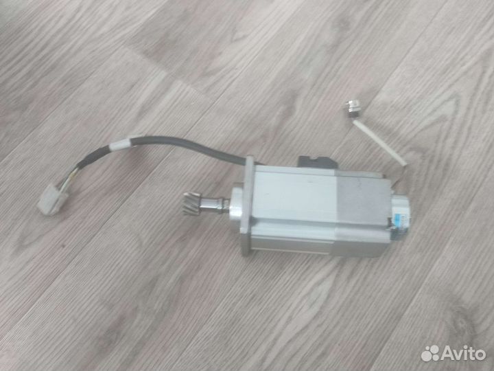 Серводвигатель Abb 3HAC029924-001/01