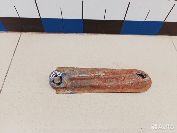 Кронштейн задней балки RAV 4 2013