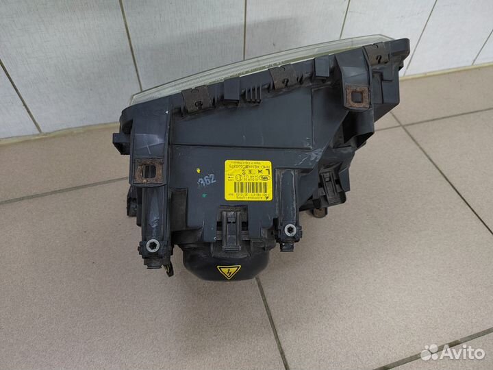 Фара левая ксенон Range Land Rover III 02-05