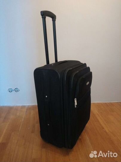 Чемодан на колёсах redmond