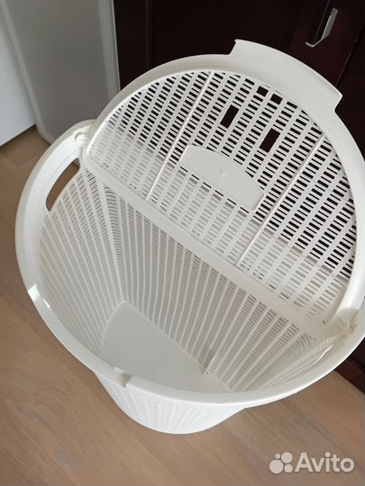 Корзина для белья с крышкой