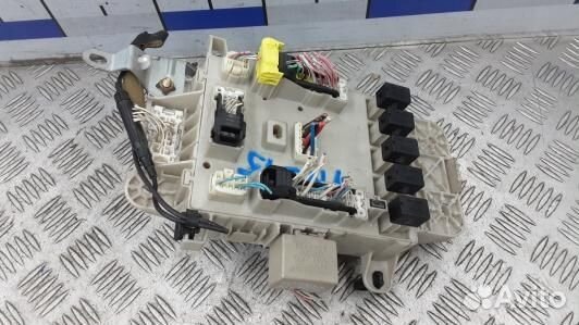 Блок предохранителей toyota RAV 4 ZCA2 (YNI15M101)