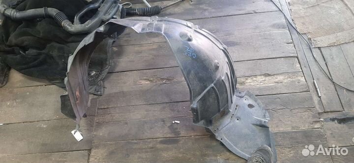 Подкрылок toyota crown grs 182