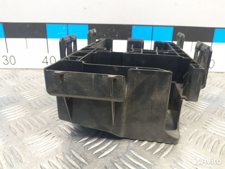 Б/У Корпус блока предохранителей Opel Astra J 2