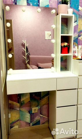 Гримерное зеркало, туалетный стол