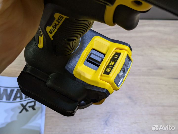 Шуруповерт DeWalt DCD 805N