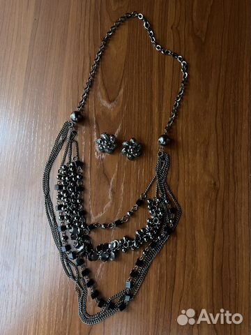 Комплект бижутерии серьги и бусы