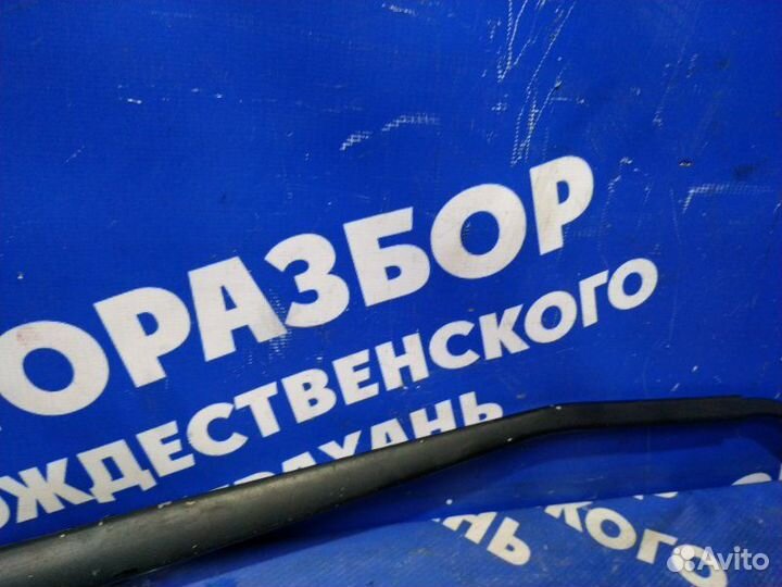 Правый поводок дворника Ваз Лада Веста Кросс седан