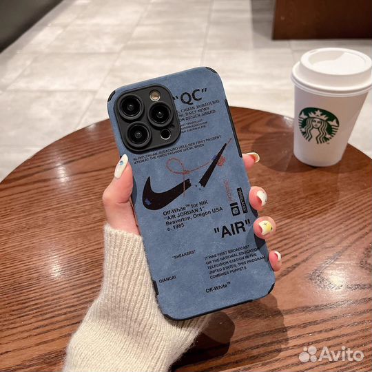 Чехол Nike на iPhone