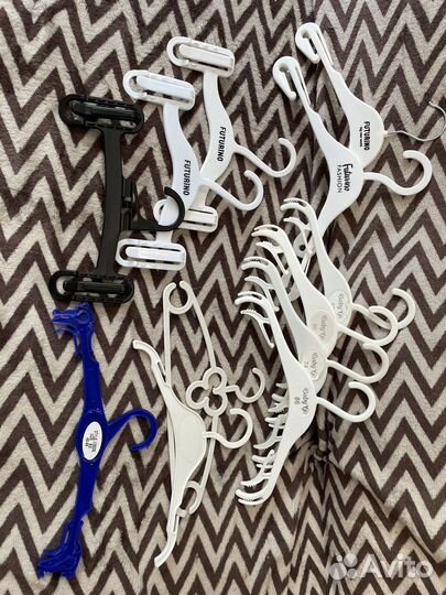 Пластиковые детские вешалки для одежды