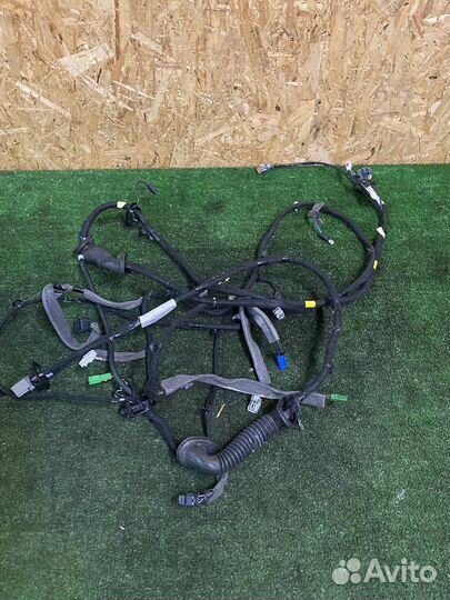 Volvo XC90 2015- проводка крышки багажника