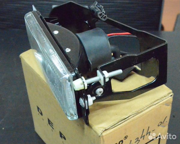 Противотуманка Правая Передняя Isuzu Elf Оригинал