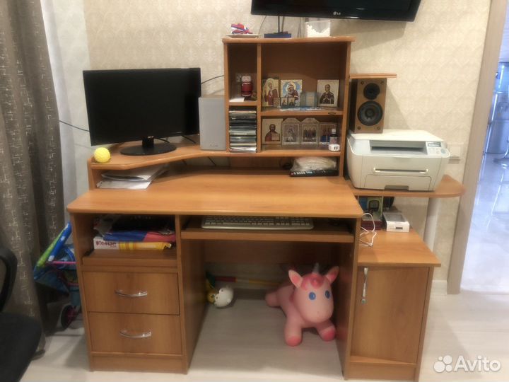 Компьютерный стол