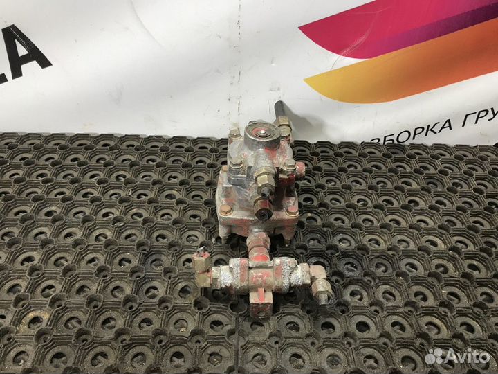 Кран управления тормозами прицепа