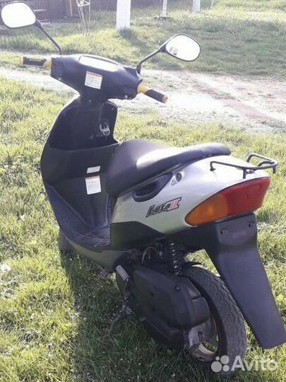 Скутер Suzuki Lets 2