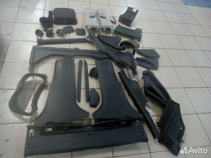 Элементы пластика Toyota Corolla 150