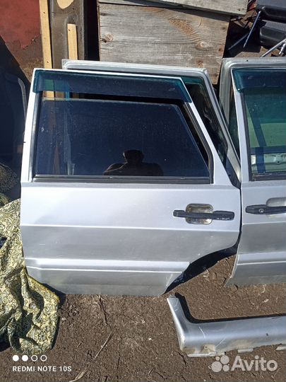 Продам дверь передняя левая в сборе ваз 2115