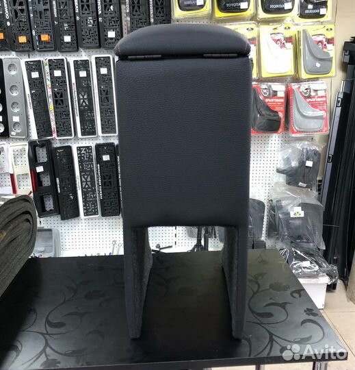 Подлокотник на Honda Stepwgn 2016г-выше