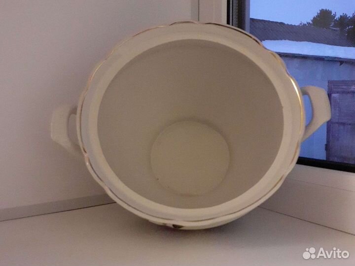 Фарфоровая супница