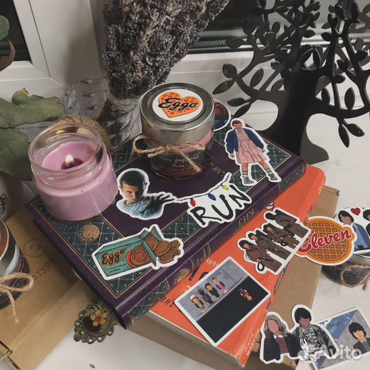 Свеча «Очень странные дела»