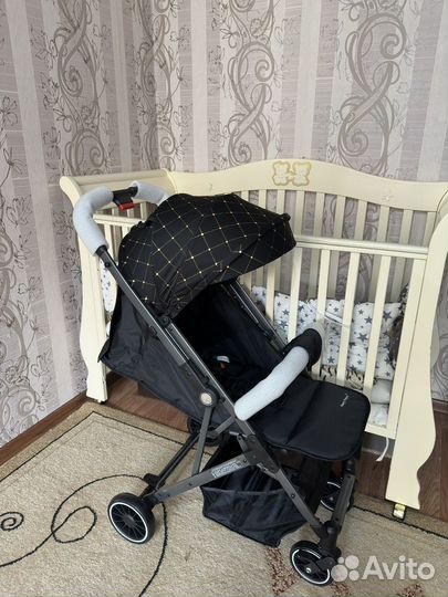Коляска прогулочная новая с перекидной ручкой