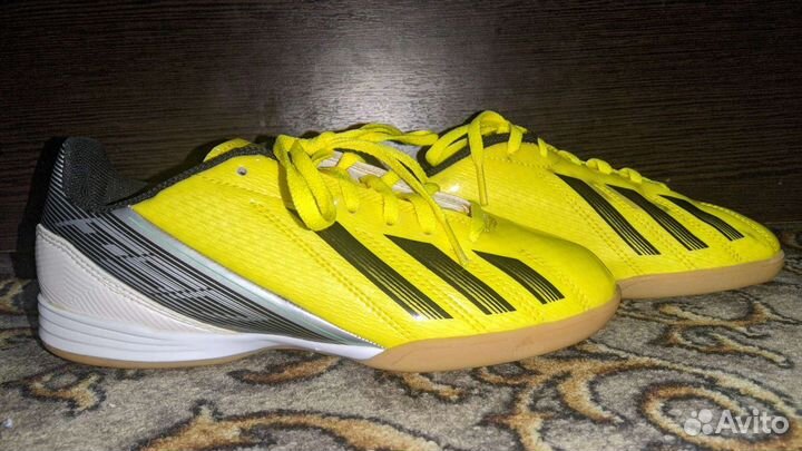 Кроссовки adidas