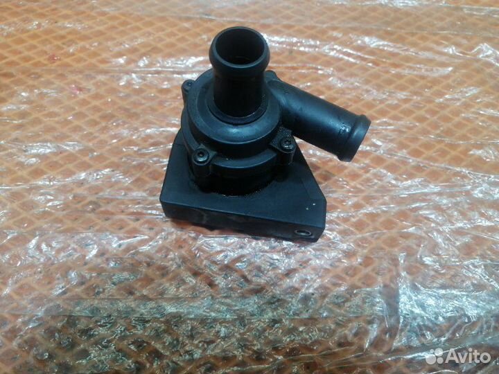 Водяной насос Audi A4 Iv B8 cdnk 2010