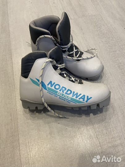 Лыжные ботинки