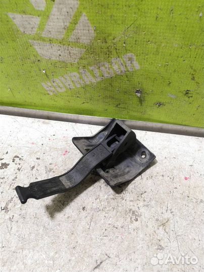 Ручка открывания капота Рено Меган 2