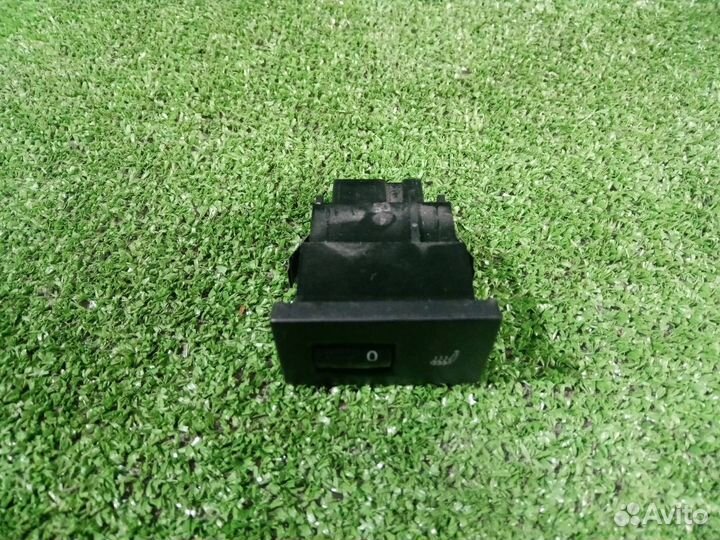 Кнопка обогрева сиденья левая Volkswagen Touareg