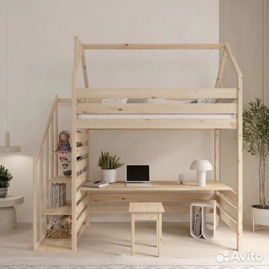 Кровать чердак из массива дерева