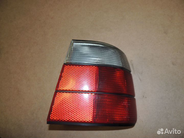 Bmw e34 фонарь правый с белым поворотником