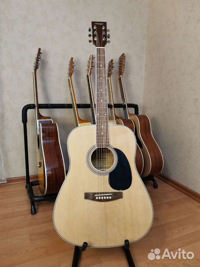 Акустическая гитара Новая