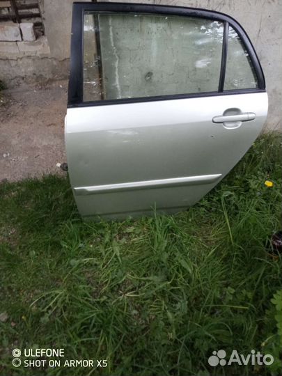 Toyota corolla 120 дверь