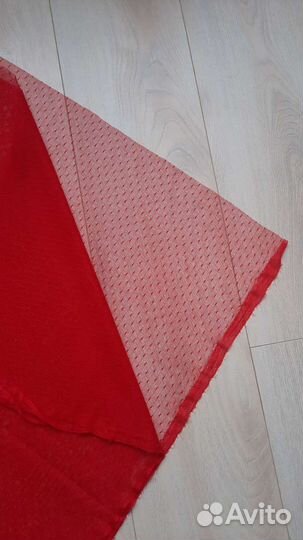 Отрез красной тюли