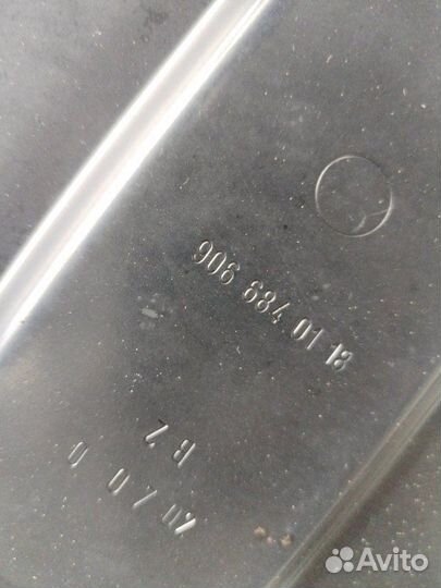 Крышка акб Mercedes Sprinter 906 OM651 2016