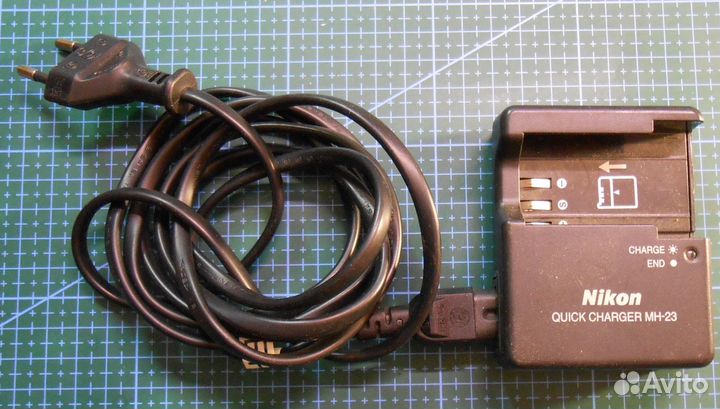 Зарядное устройство Nikon MH-23