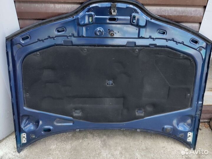 Капот на Renault Laguna 2