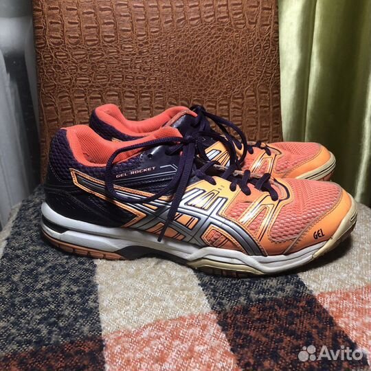 Кроссовки женские asics